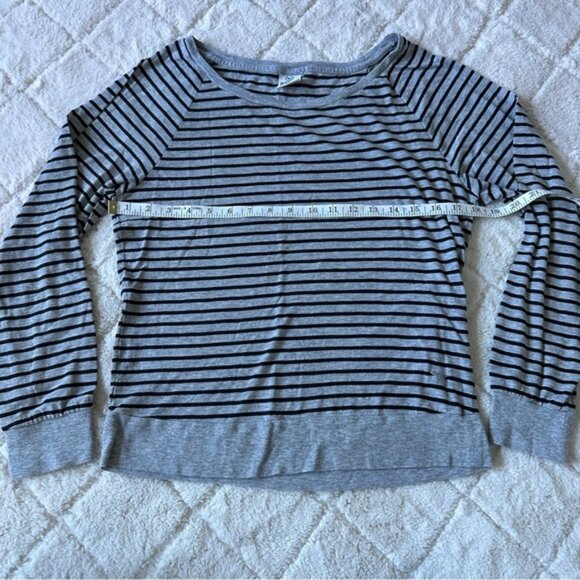 Victoria’s Secret PINK | Grey & Black Long Sleeve Striped Slouch | Size Small - Picture 7 of 8